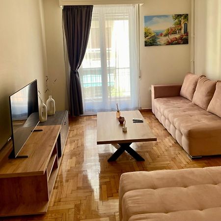 Spacious Apartment Near Panormou Metro Athens Luaran gambar