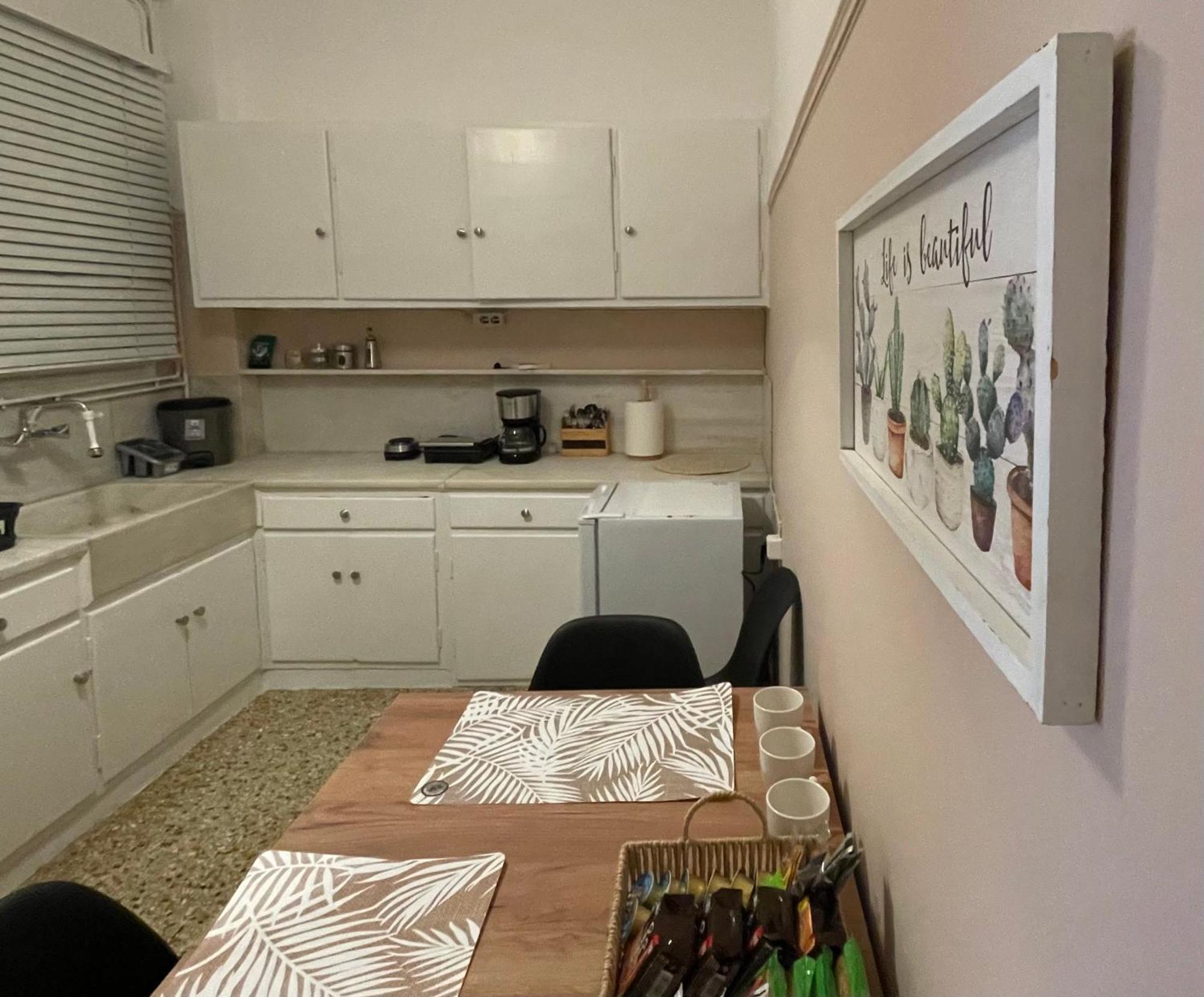 Spacious Apartment Near Panormou Metro Athens Luaran gambar