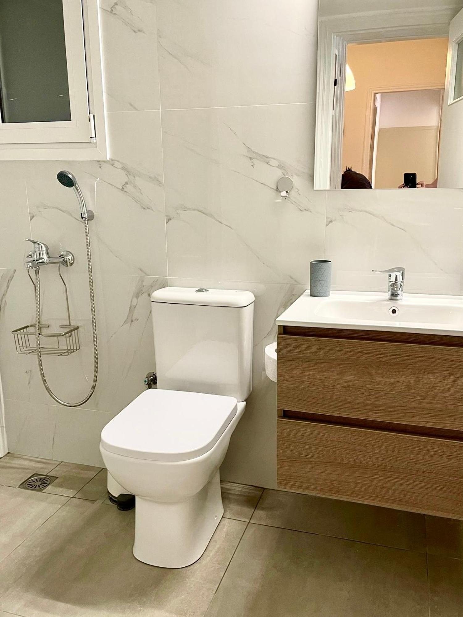 Spacious Apartment Near Panormou Metro Athens Luaran gambar