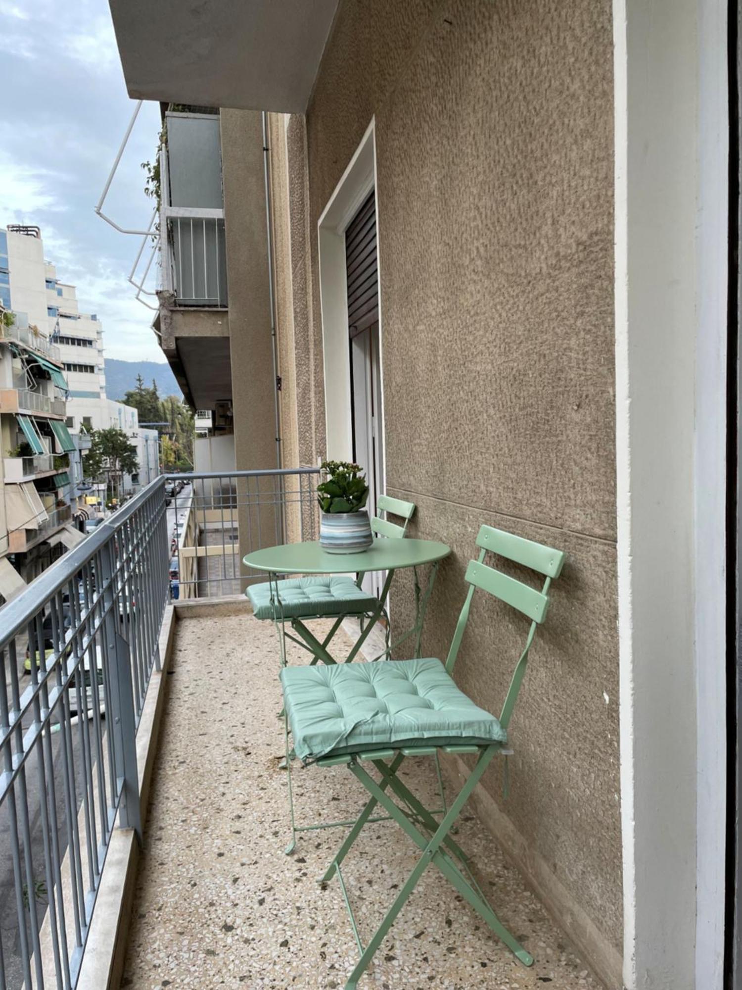 Spacious Apartment Near Panormou Metro Athens Luaran gambar